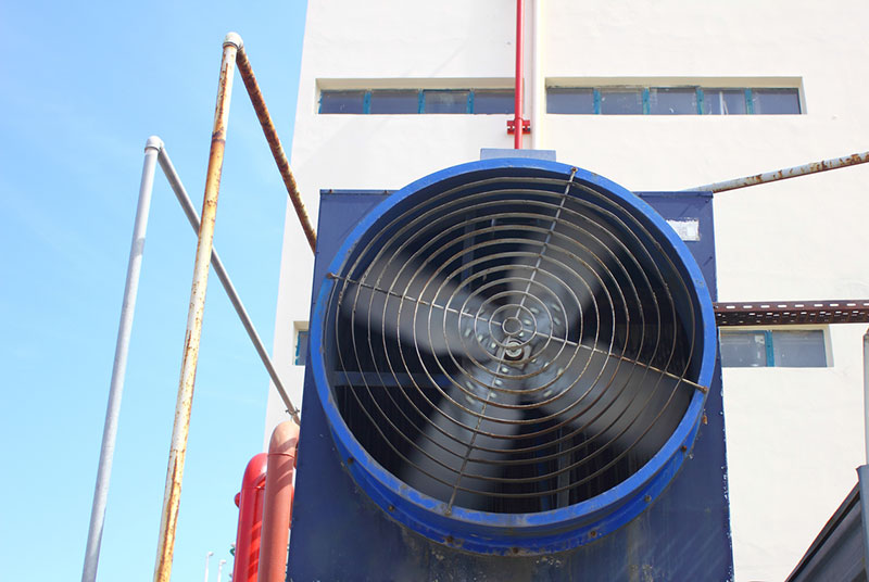 Diferencias entre ventiladores y aires acondicionados de uso industrial